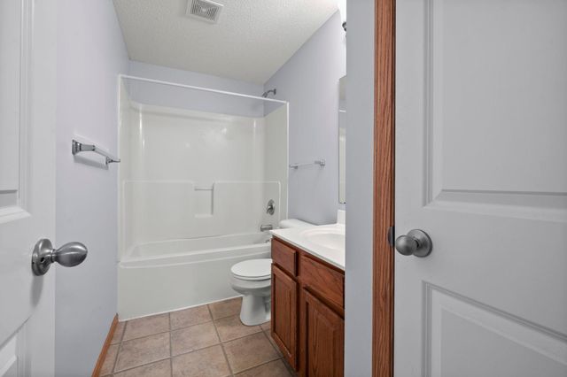5094 Yuma Lane N, Plymouth, MN 55446