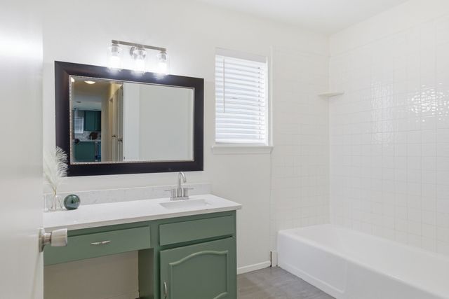 801 Gettysburg Place, Bedford, TX 76022