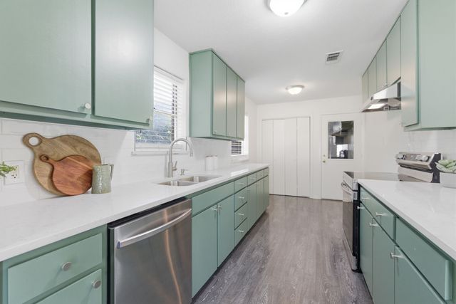 801 Gettysburg Place, Bedford, TX 76022