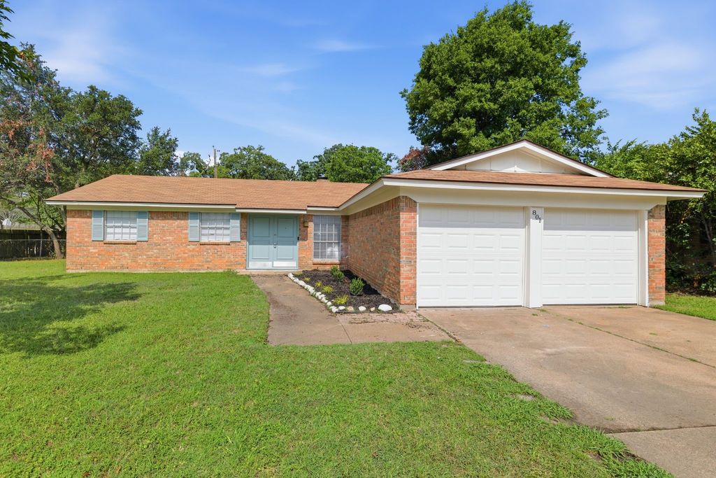 801 Gettysburg Place, Bedford, TX 76022