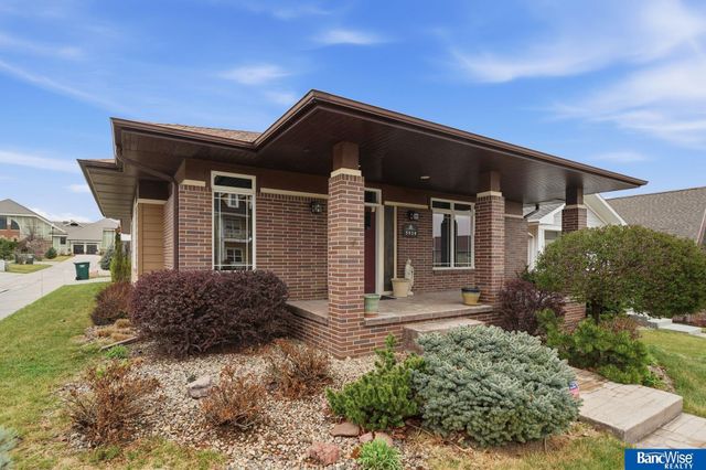 5920 Minter Lane, Lincoln, NE 68516