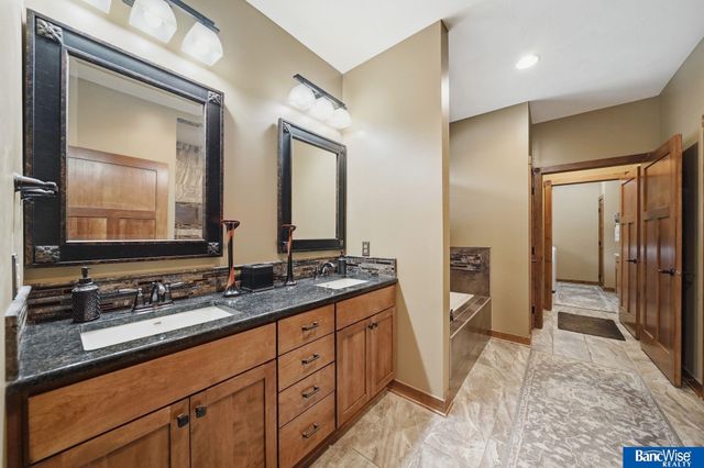 5920 Minter Lane, Lincoln, NE 68516