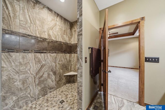 5920 Minter Lane, Lincoln, NE 68516