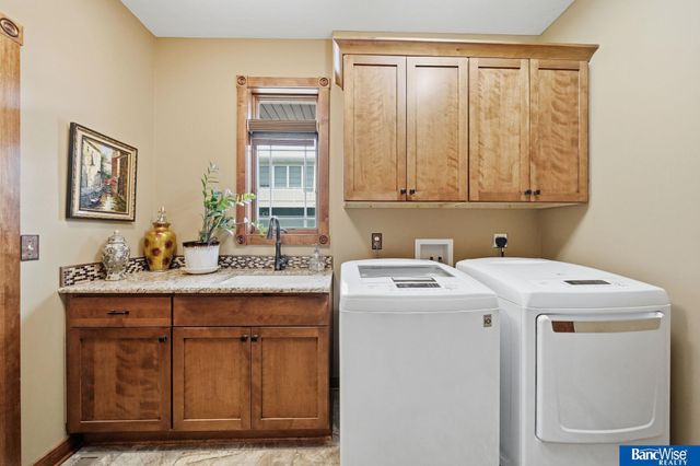 5920 Minter Lane, Lincoln, NE 68516