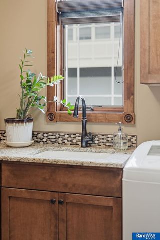 5920 Minter Lane, Lincoln, NE 68516