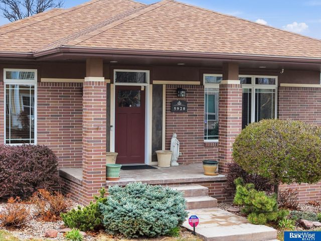 5920 Minter Lane, Lincoln, NE 68516