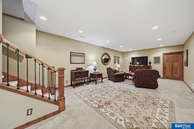 5920 Minter Lane, Lincoln, NE 68516