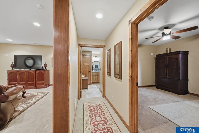 5920 Minter Lane, Lincoln, NE 68516