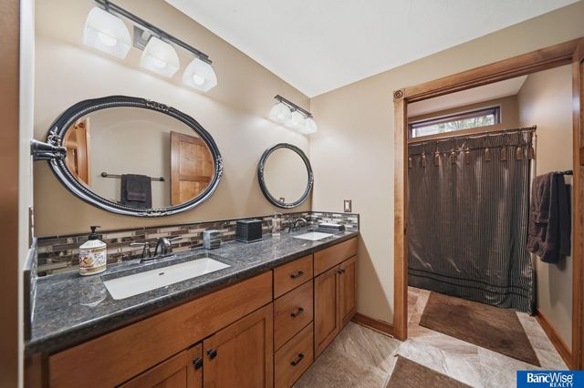 5920 Minter Lane, Lincoln, NE 68516