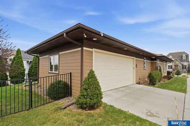 5920 Minter Lane, Lincoln, NE 68516