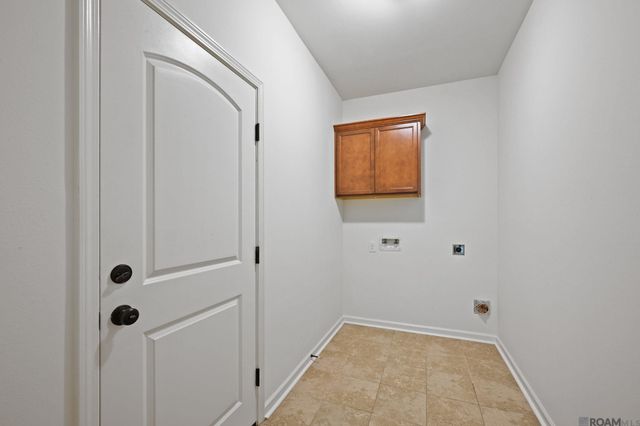 1932 Meadow Oak Dr, St Gabriel, LA 70776