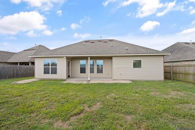 1932 Meadow Oak Dr, St Gabriel, LA 70776