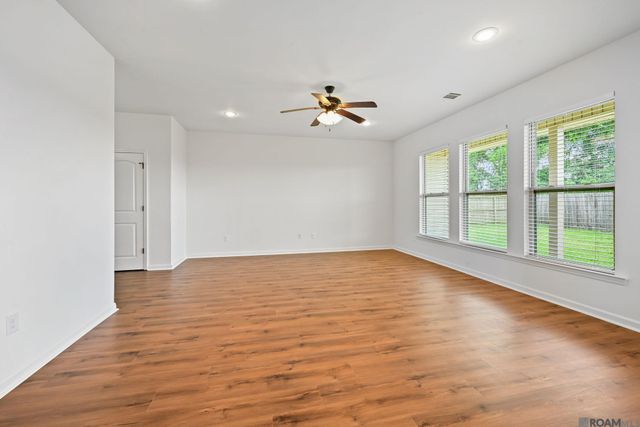 1932 Meadow Oak Dr, St Gabriel, LA 70776
