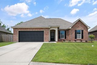1932 Meadow Oak Dr, St Gabriel, LA 70776