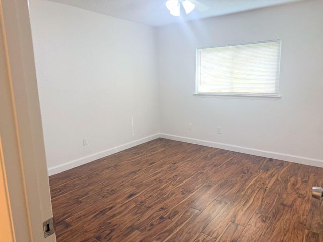 17034 Coachmaker Drive, Friendswood, TX 77546
