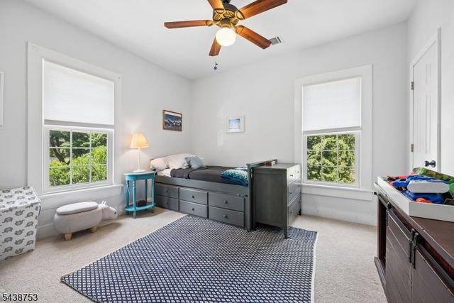 15 Cherry St, Lebanon Boro, NJ 08833