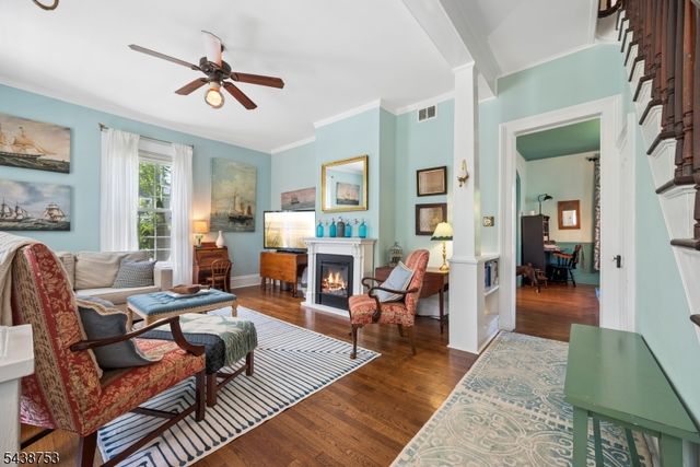 15 Cherry St, Lebanon Boro, NJ 08833