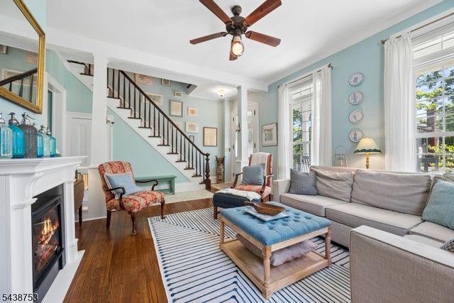 15 Cherry St, Lebanon Boro, NJ 08833