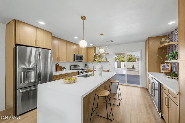 4204 N 19TH Street, Phoenix, AZ 85016