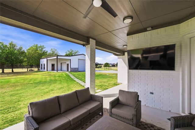 1135 Paradise Parkway, Poolville, TX 76487