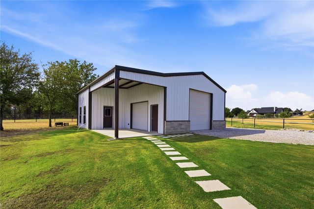 1135 Paradise Parkway, Poolville, TX 76487