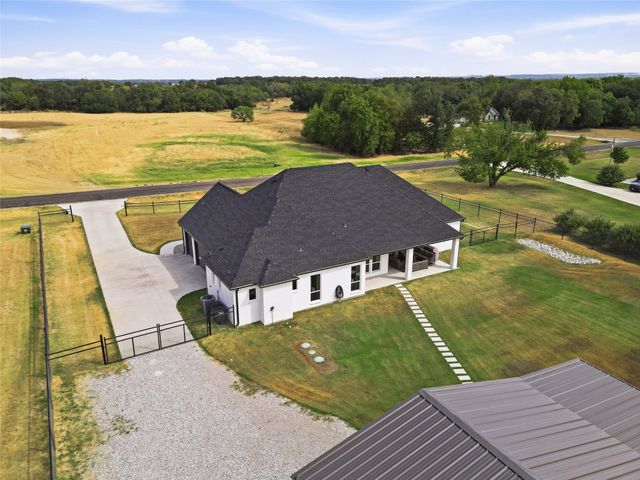 1135 Paradise Parkway, Poolville, TX 76487