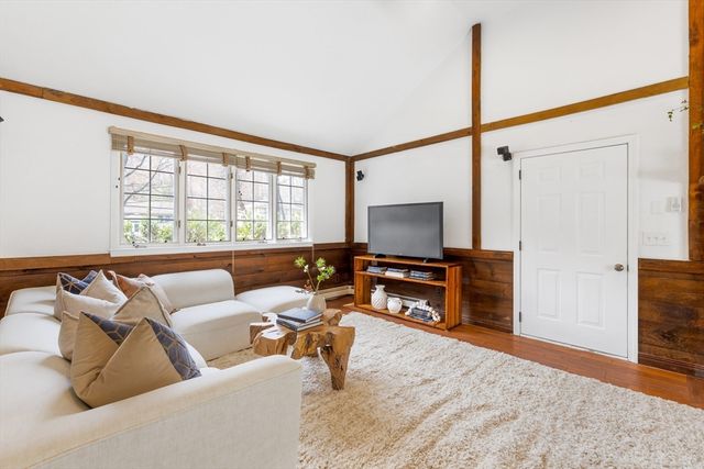 39 Jodie Rd, Framingham, MA 01702