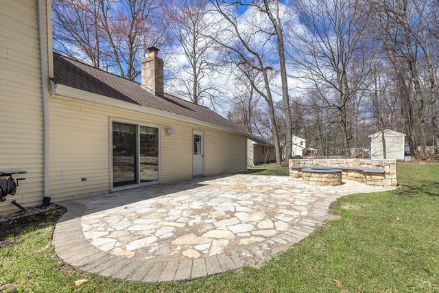 39 Jodie Rd, Framingham, MA 01702