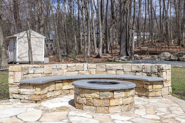 39 Jodie Rd, Framingham, MA 01702