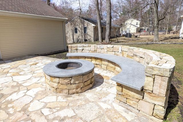 39 Jodie Rd, Framingham, MA 01702