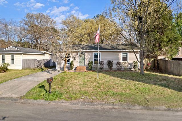 125 Red Cedar Drive, Goose Creek, SC 29445