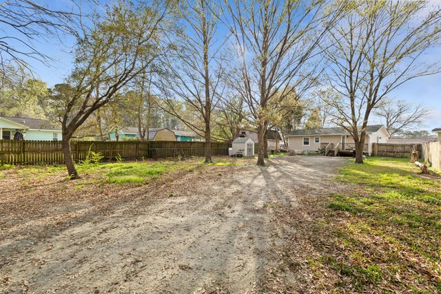 125 Red Cedar Drive, Goose Creek, SC 29445