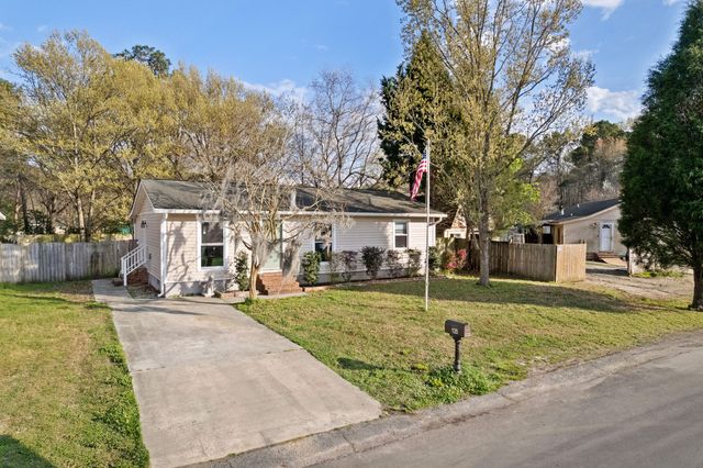 125 Red Cedar Drive, Goose Creek, SC 29445