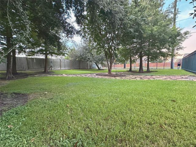 8812 Ashbloom Lane, Houston, TX 77080