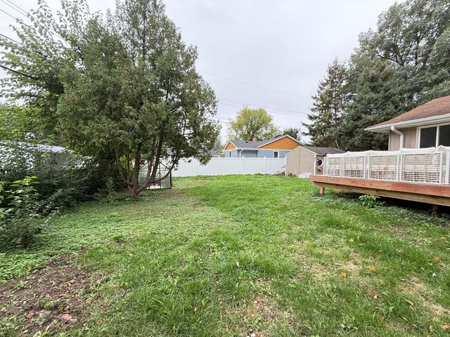 814 Meyer Street N, Maplewood, MN 55119