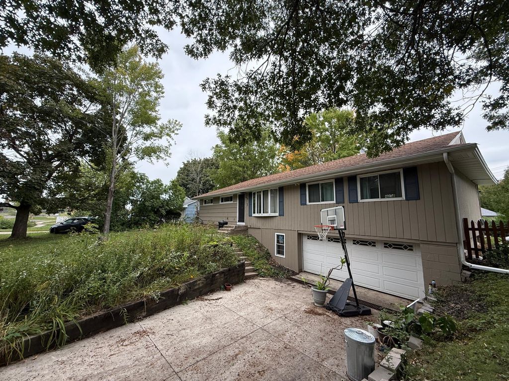 814 Meyer Street N, Maplewood, MN 55119 — exterior