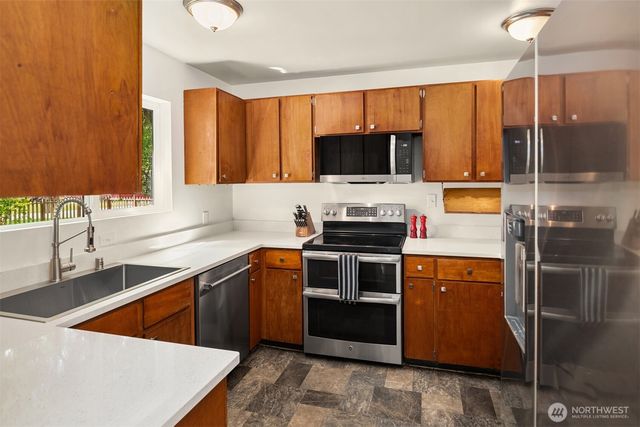 22203 117th Avenue E, Graham, WA 98338