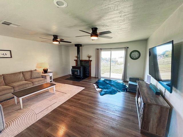 6587 Gwin St, Valley Springs, CA 95252