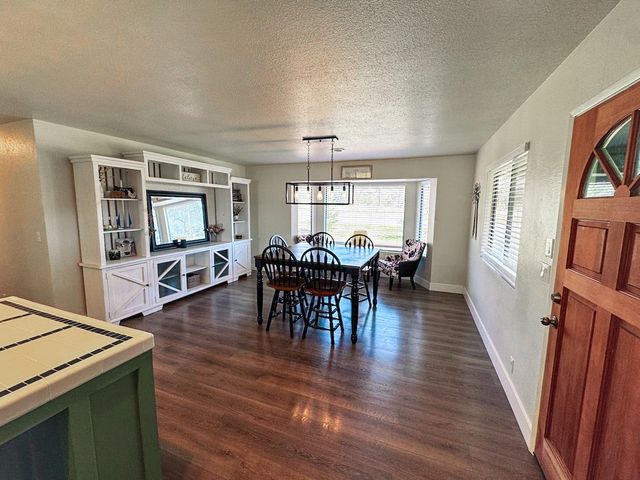 6587 Gwin St, Valley Springs, CA 95252