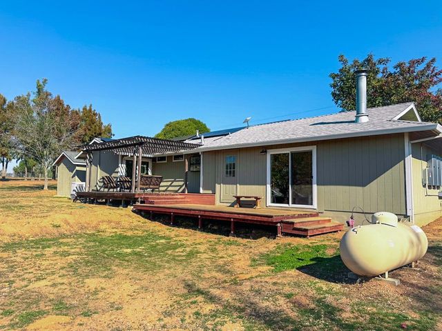 6587 Gwin St, Valley Springs, CA 95252