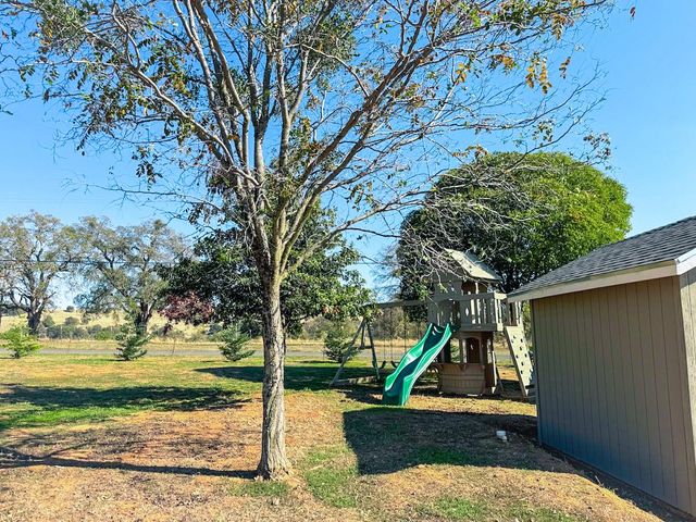 6587 Gwin St, Valley Springs, CA 95252