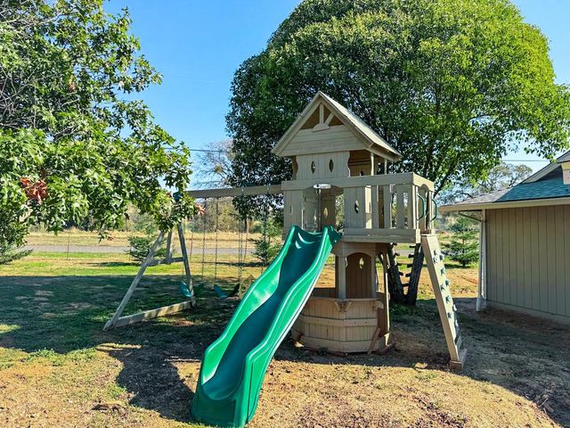 6587 Gwin St, Valley Springs, CA 95252