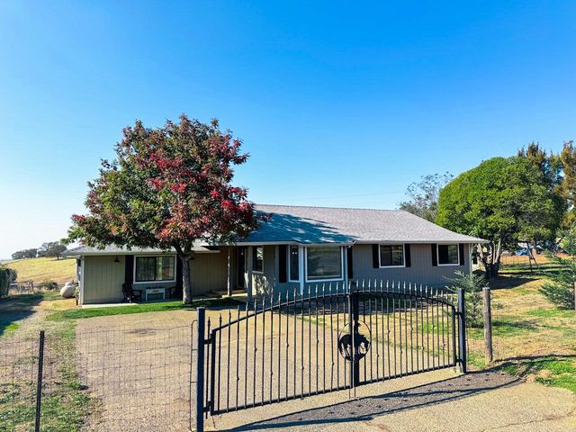 6587 Gwin St, Valley Springs, CA 95252