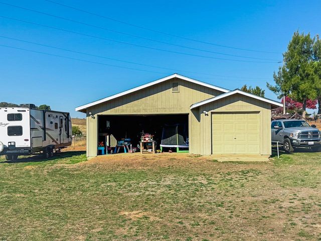 6587 Gwin St, Valley Springs, CA 95252