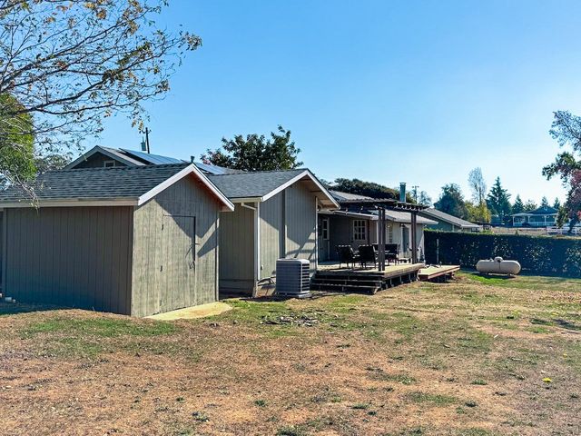 6587 Gwin St, Valley Springs, CA 95252