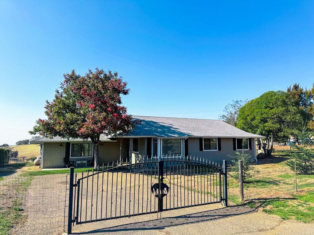 6587 Gwin St, Valley Springs, CA 95252