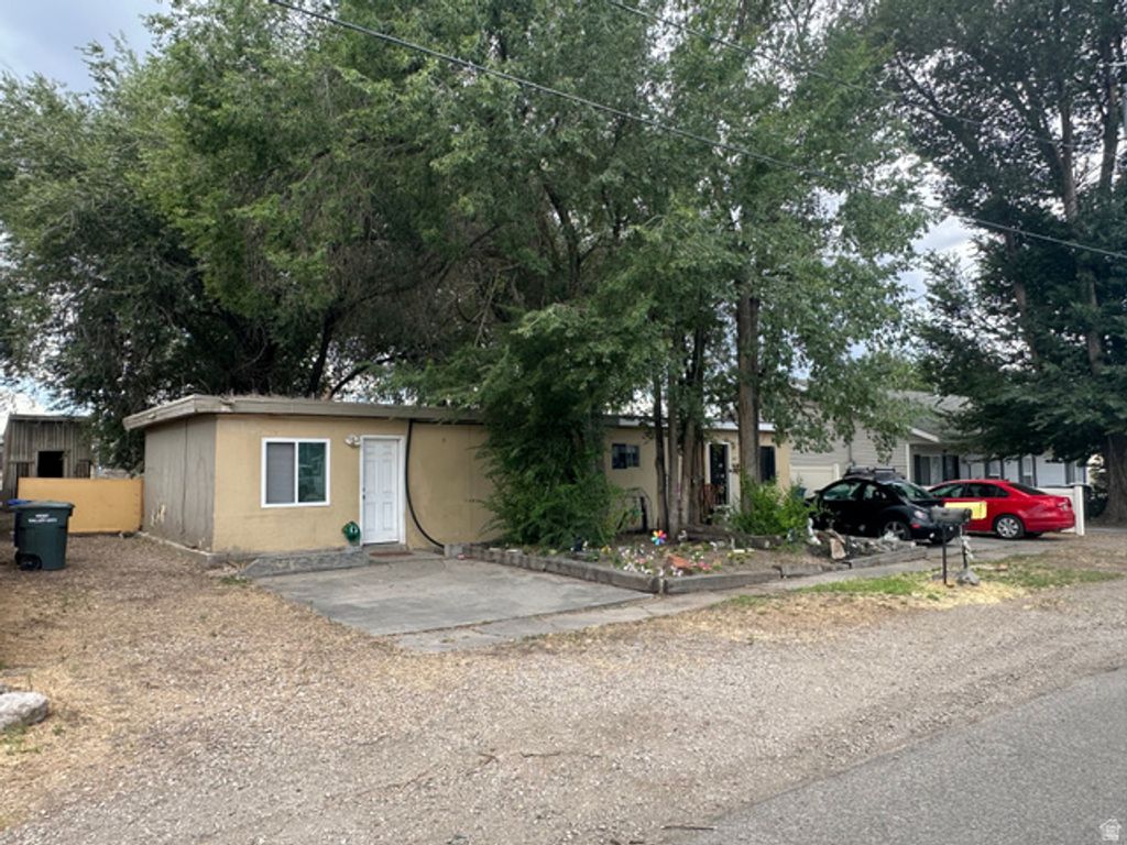 1461 W SUNSET AVE, West Valley City, UT 84119