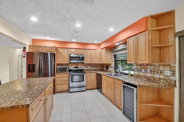 13606 Columbine Avenue, Wellington, FL 33414