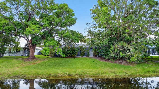 13606 Columbine Avenue, Wellington, FL 33414