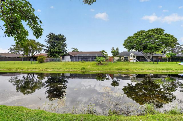13606 Columbine Avenue, Wellington, FL 33414